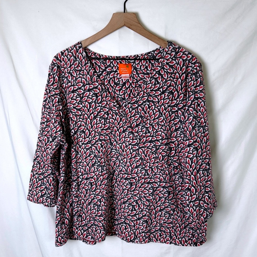 Hearts of Palm Woman Top Red Black White Size 2X Faux Wrap 3/4 Sleeve Leaf Print